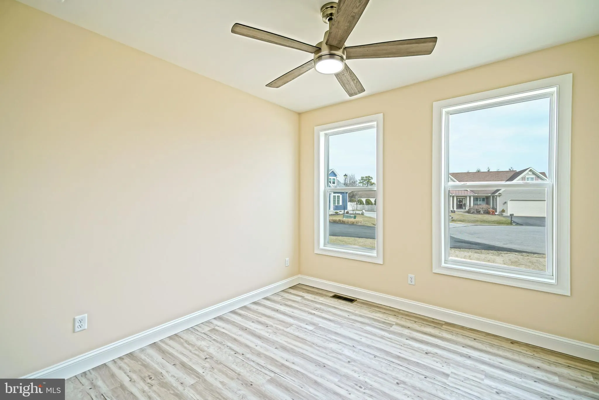 Lewes, Delaware 19958, United States, 3 Bedrooms Bedrooms, ,2 BathroomsBathrooms,Residential,Contingent,33207