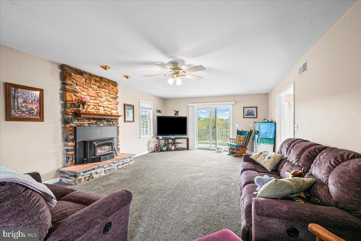 HICKORY HOLLOW - Residential