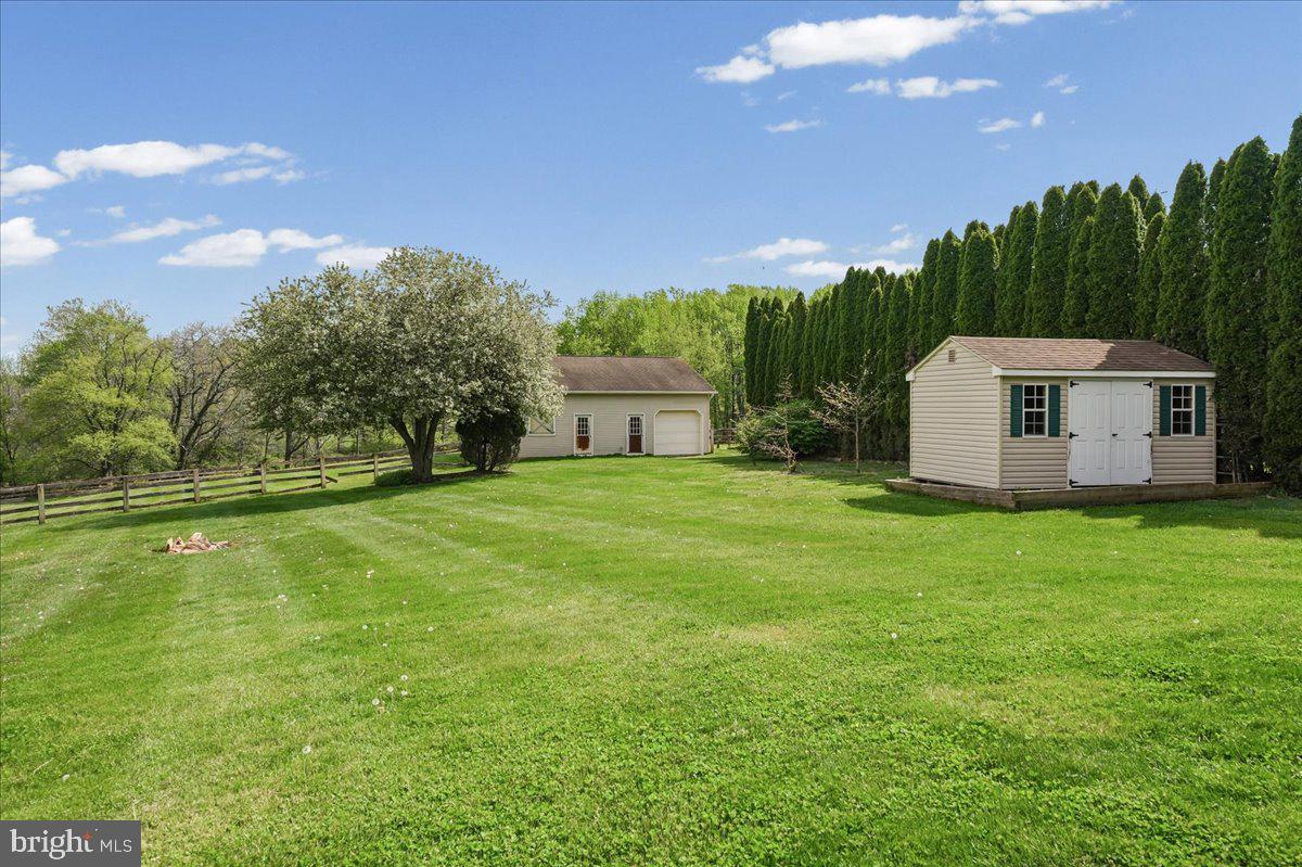 HICKORY HOLLOW - Residential