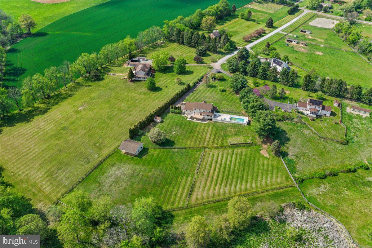 HICKORY HOLLOW - Residential