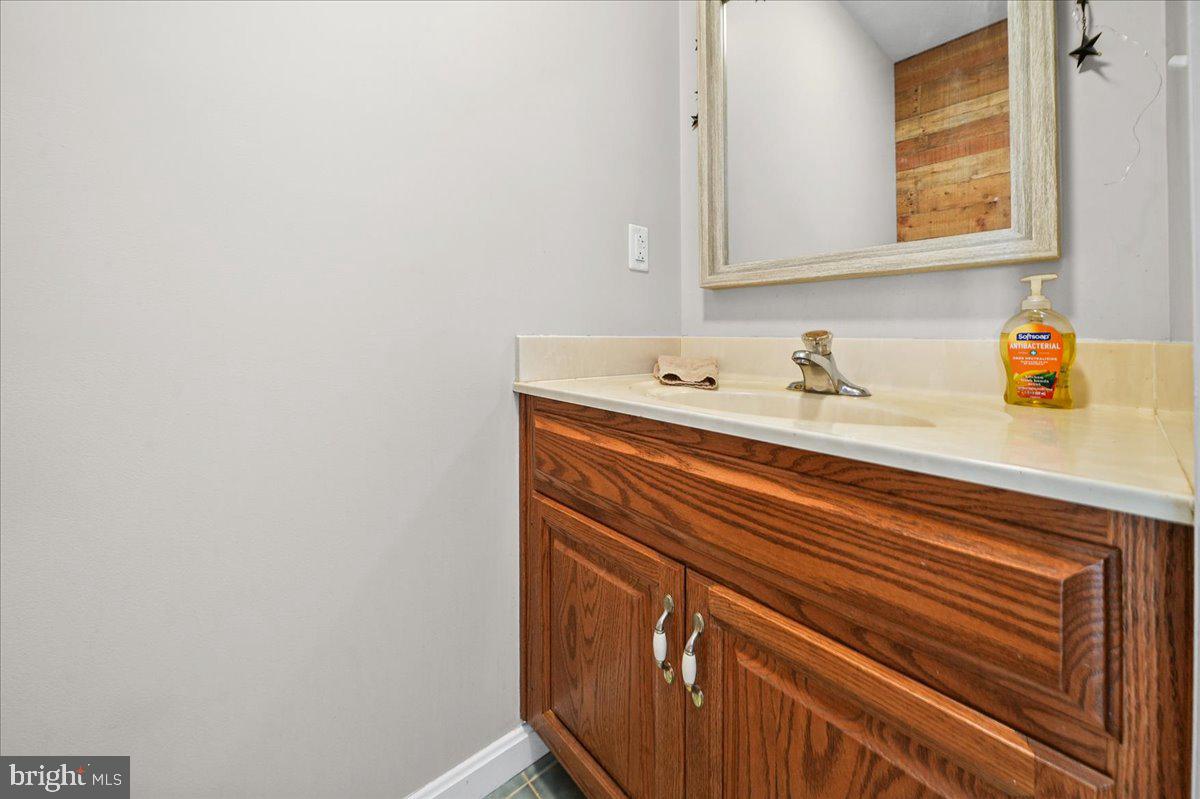 HICKORY HOLLOW - Residential