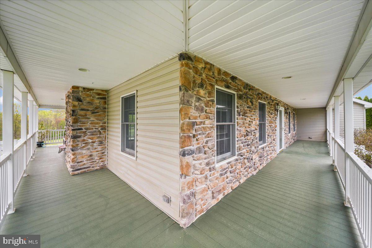 HICKORY HOLLOW - Residential
