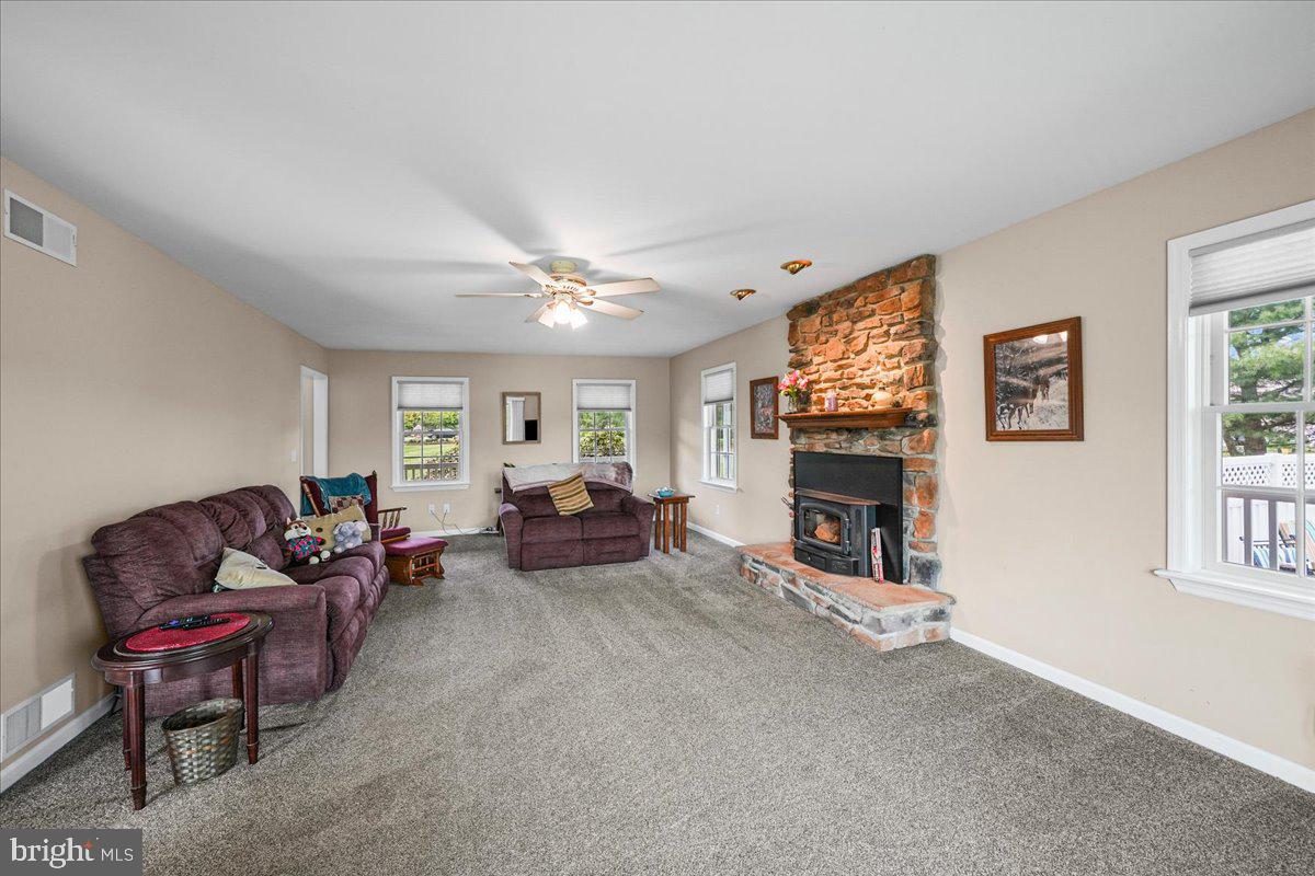 HICKORY HOLLOW - Residential