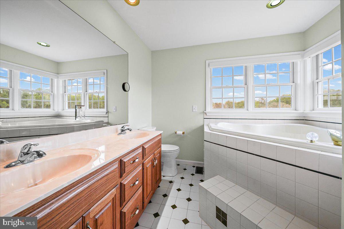 HICKORY HOLLOW - Residential