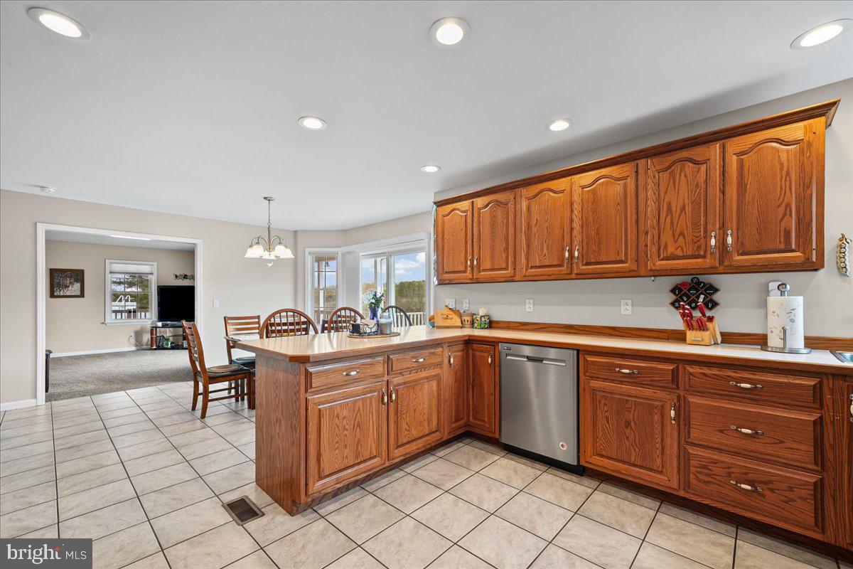 HICKORY HOLLOW - Residential