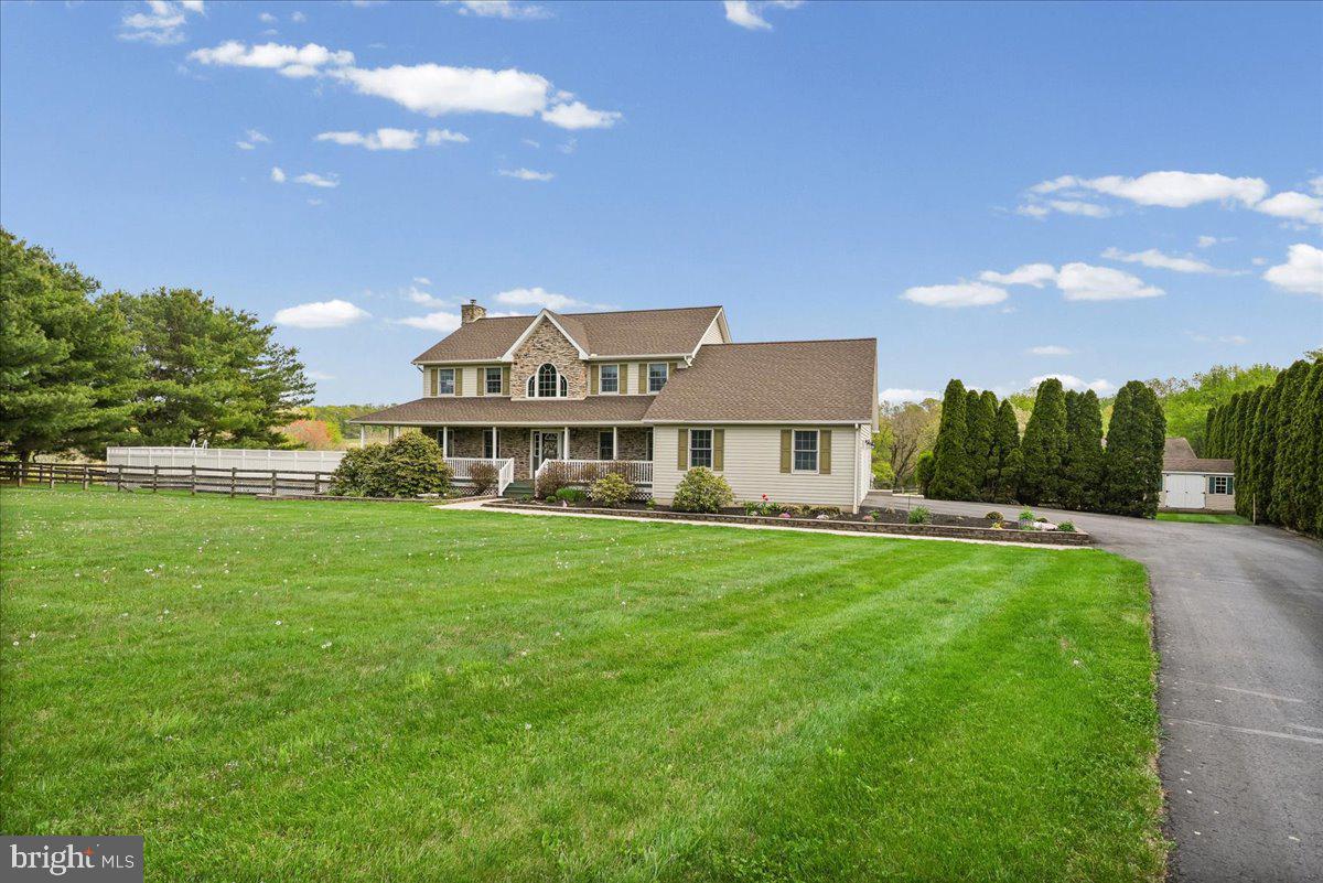 HICKORY HOLLOW - Residential