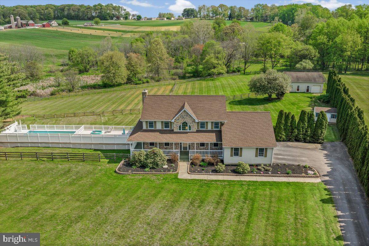 HICKORY HOLLOW - Residential