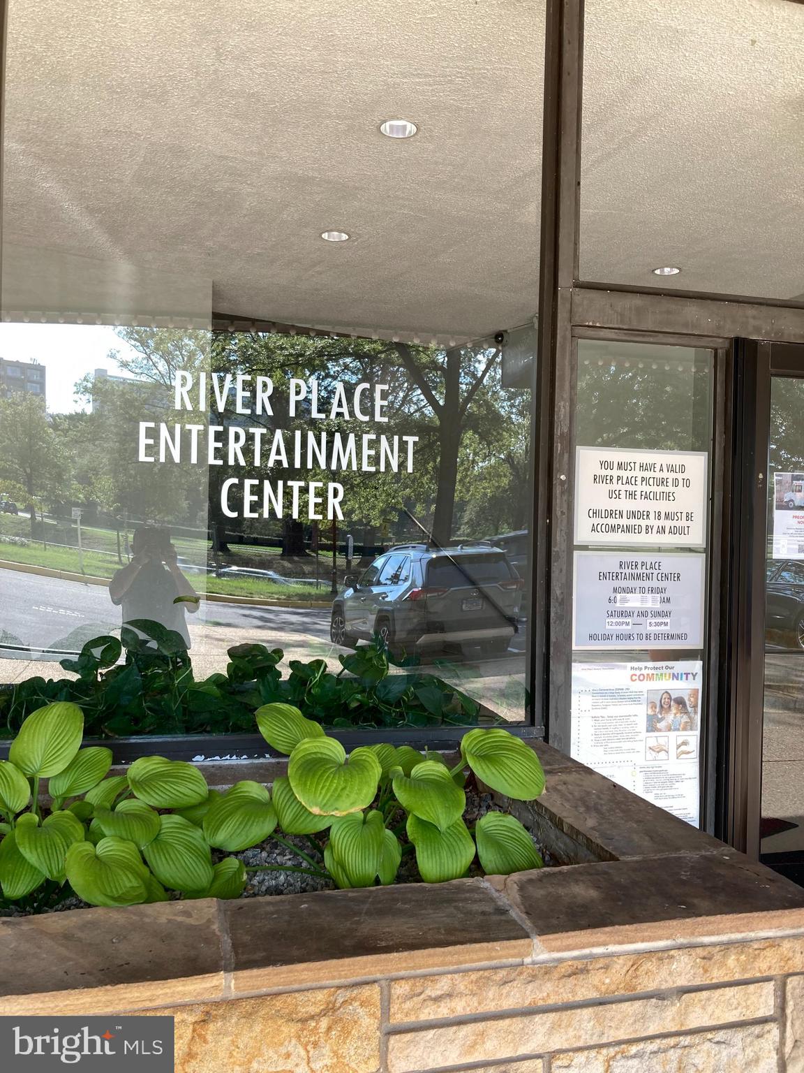 RIVER PLACE NORTH - Residential Lease