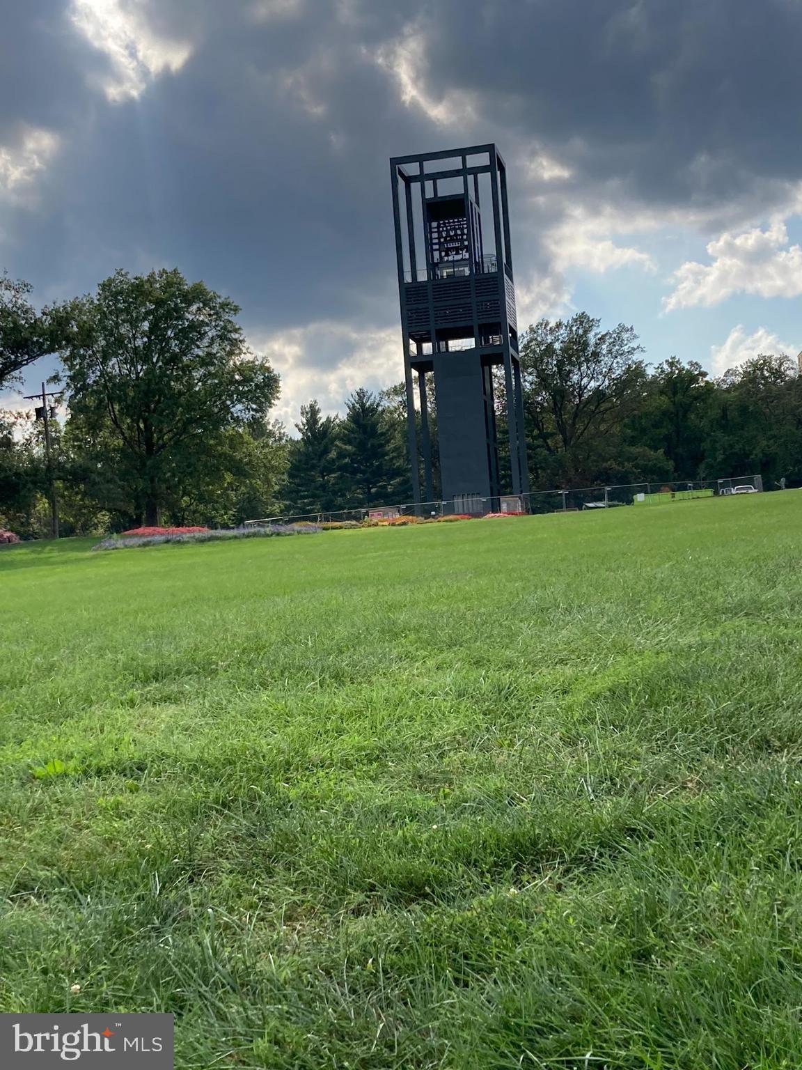 RIVER PLACE NORTH - Residential Lease