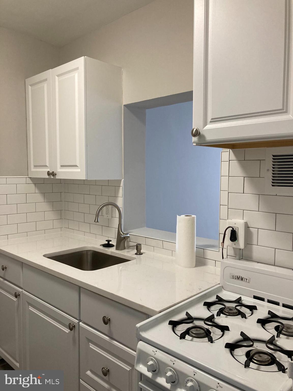 RIVER PLACE NORTH - Residential Lease