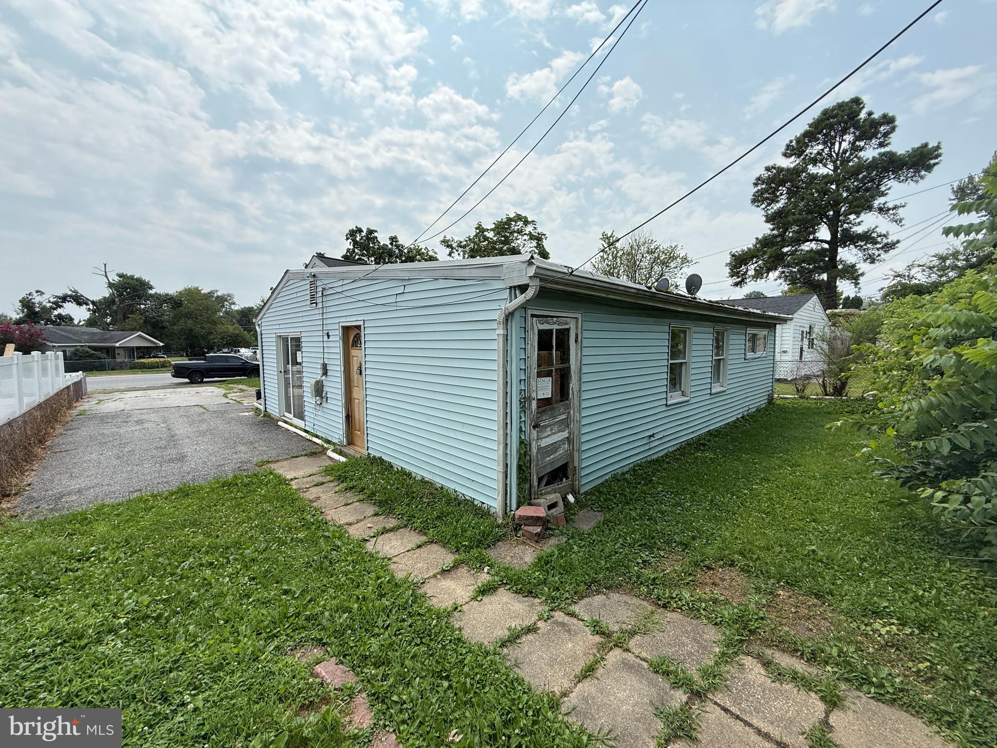 1225 FUSELAGE AVENUE