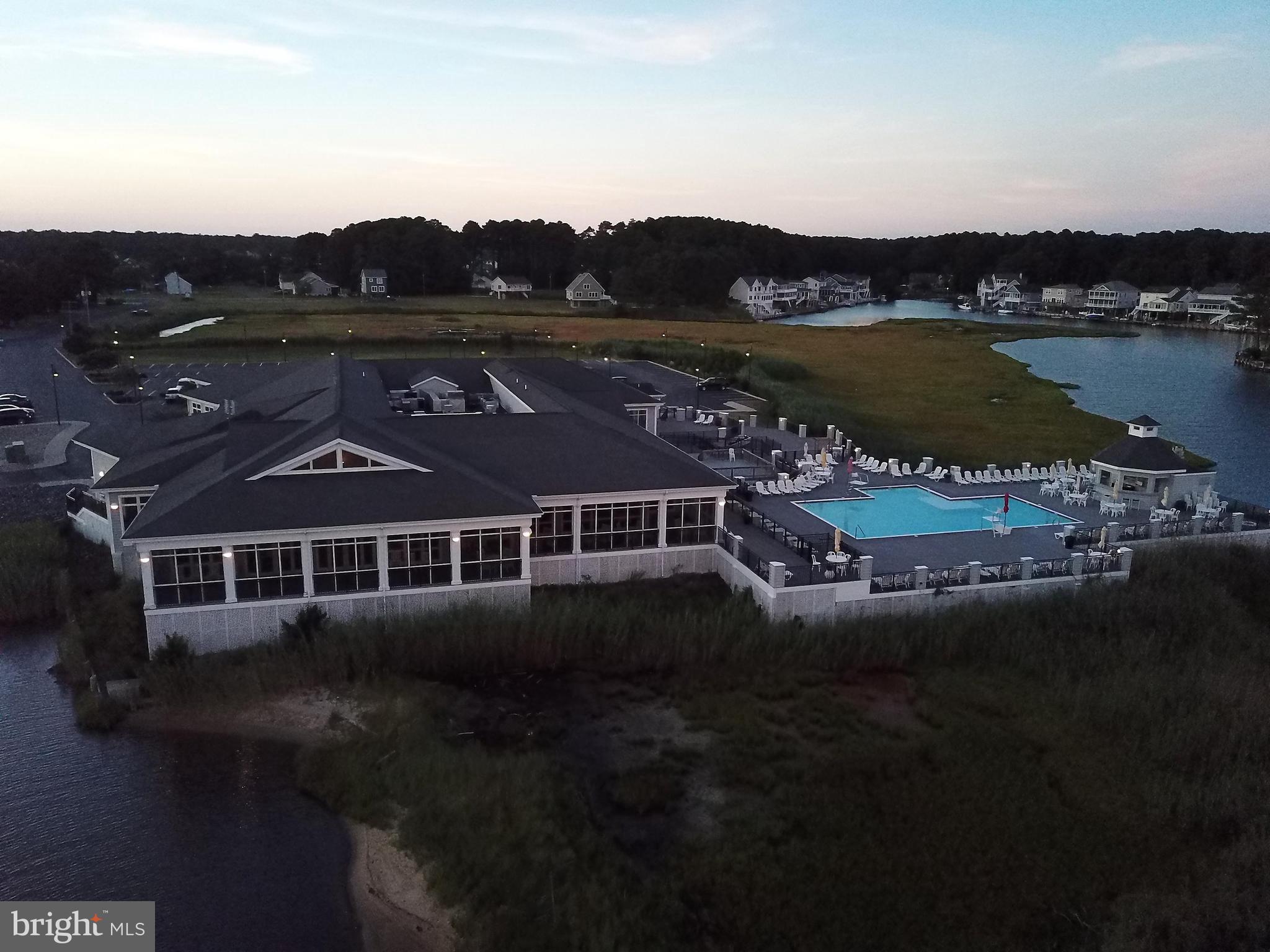 CAPTAIN'S COVE - Land