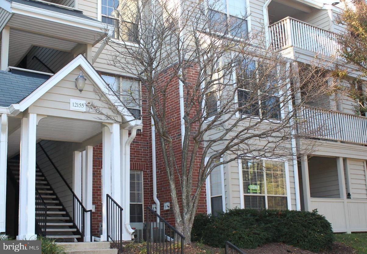 PENDERBROOK SQUARE CONDOMINIUMS - Residential Lease