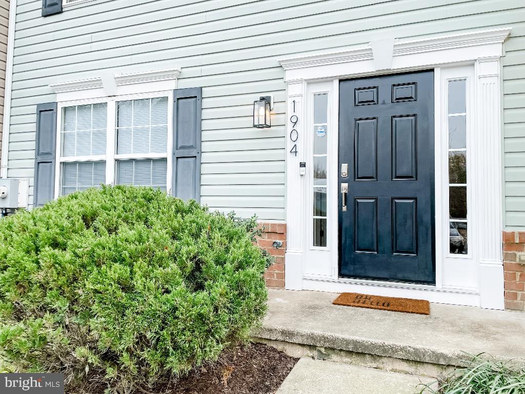 1904 BLUE HERON DRIVE