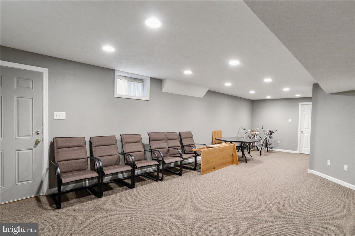 FAIRFAX FARMS - Residential