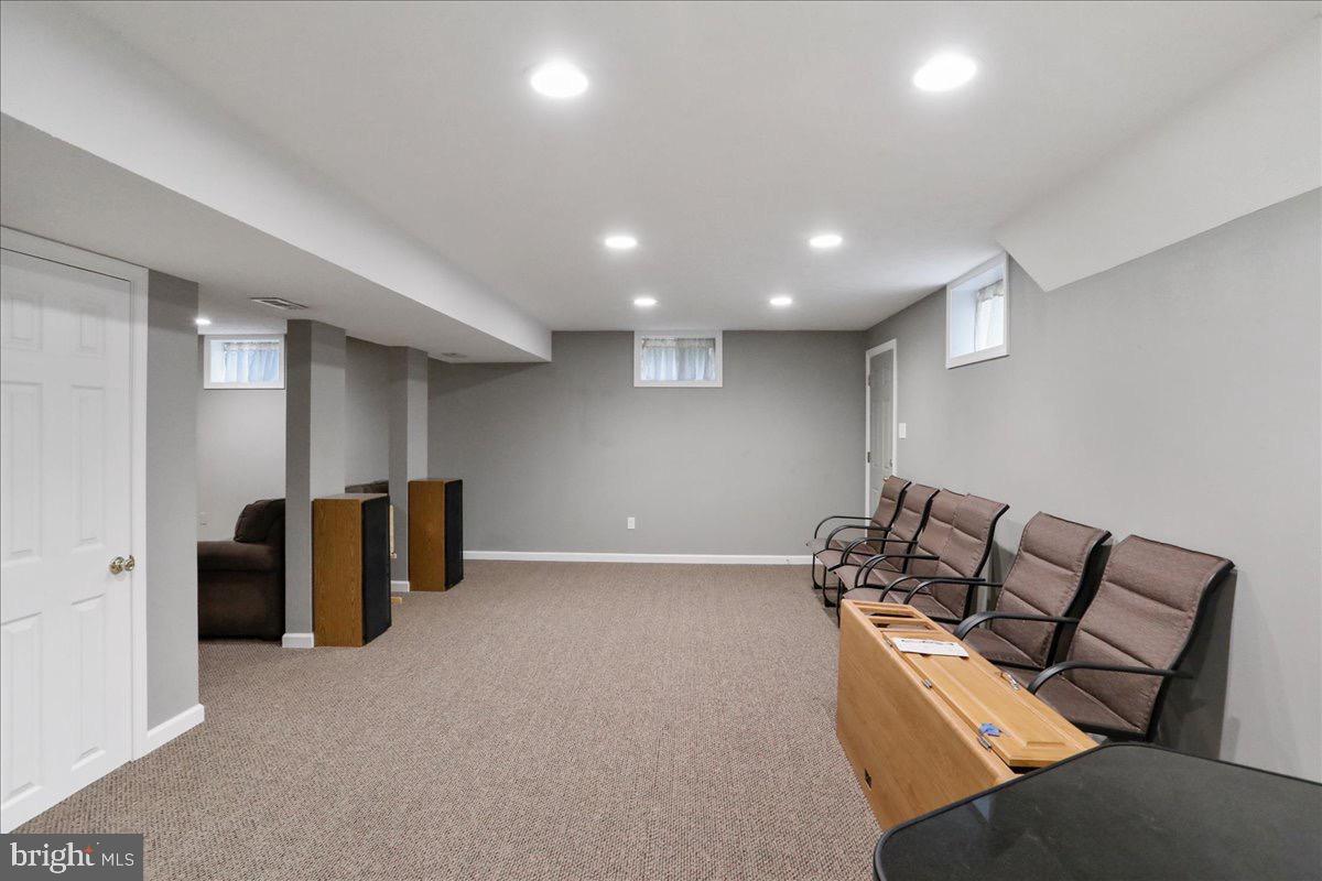 FAIRFAX FARMS - Residential