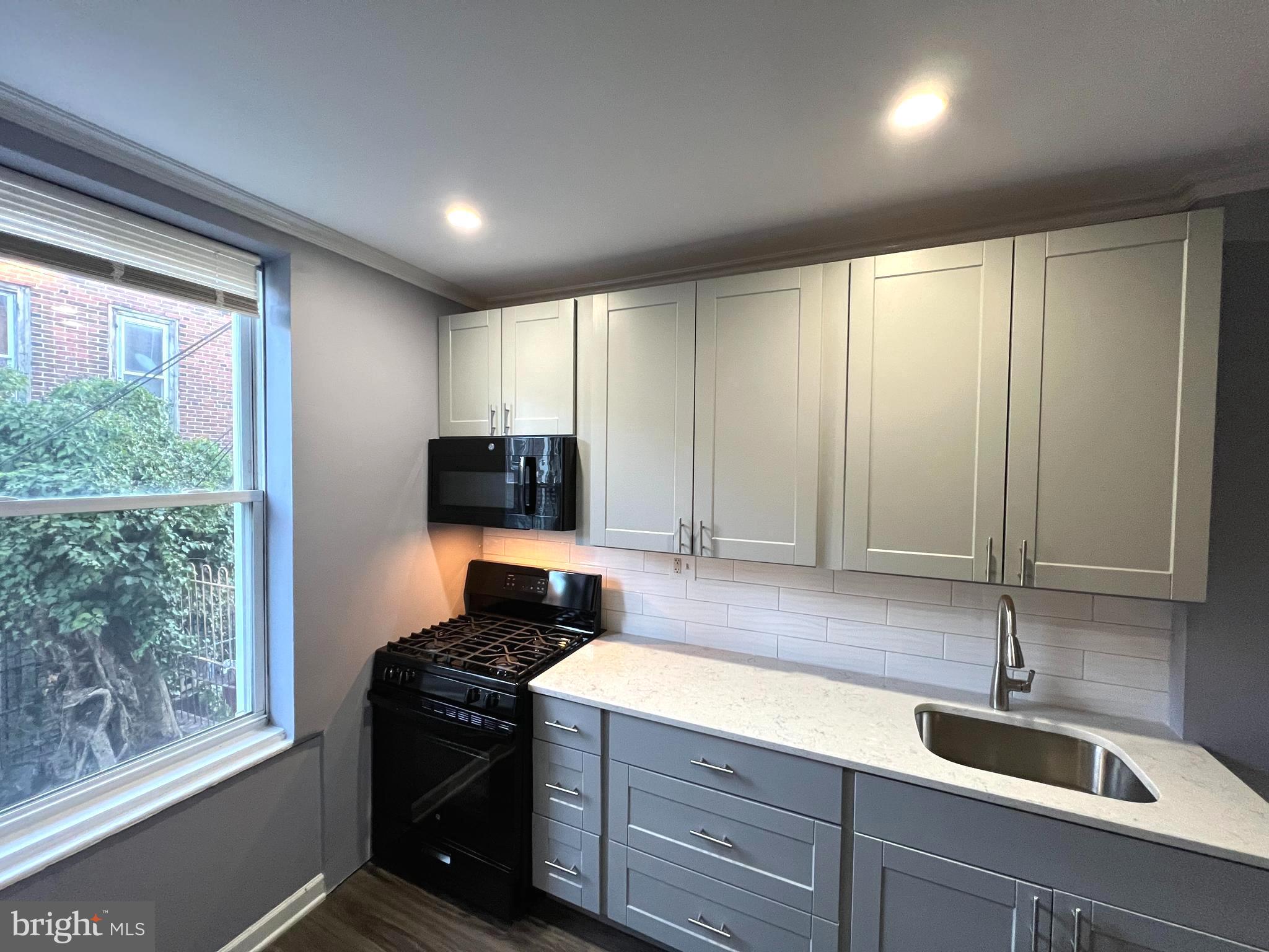 PHILADELPHIA (SOUTHWEST) - Residential