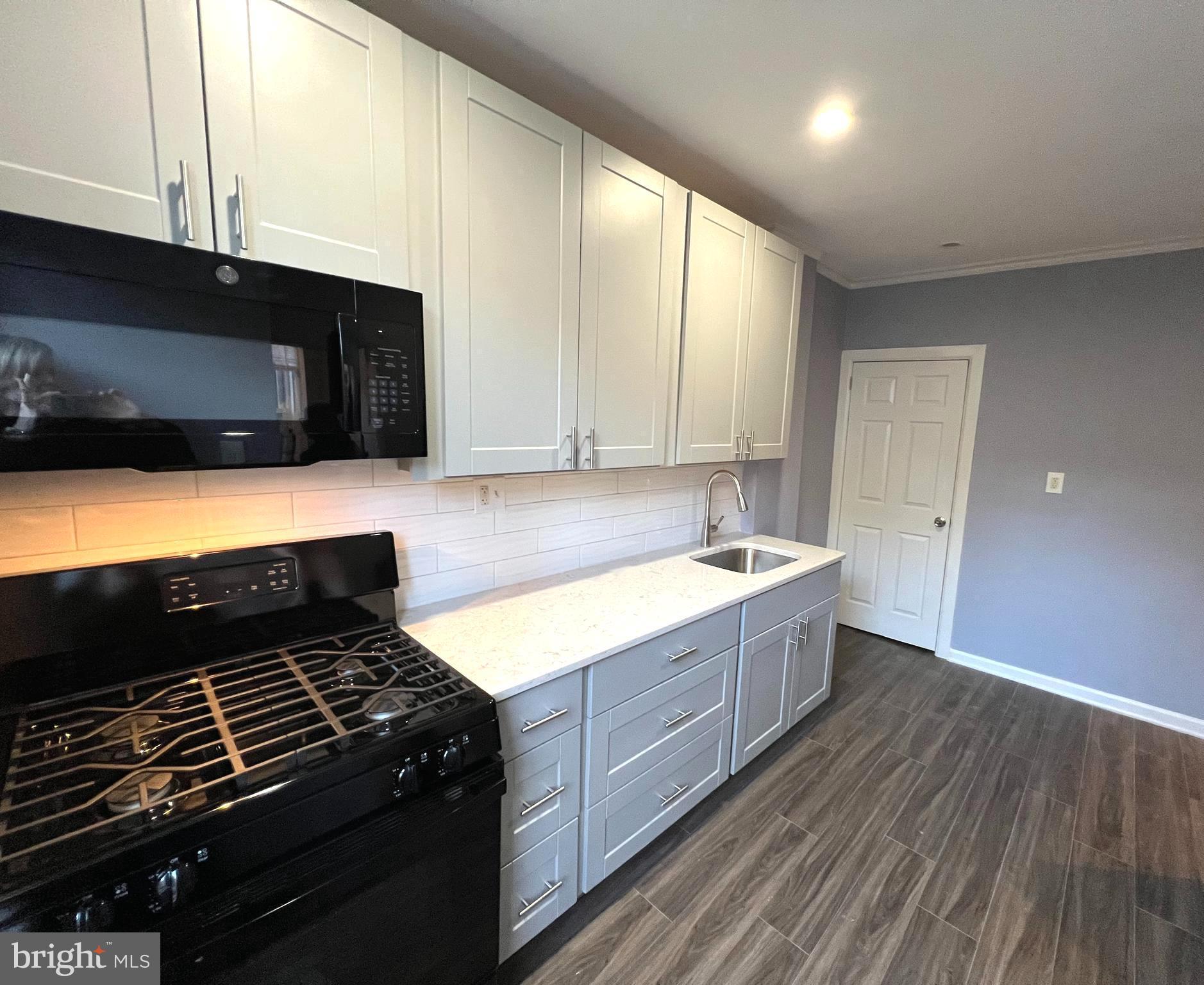 PHILADELPHIA (SOUTHWEST) - Residential