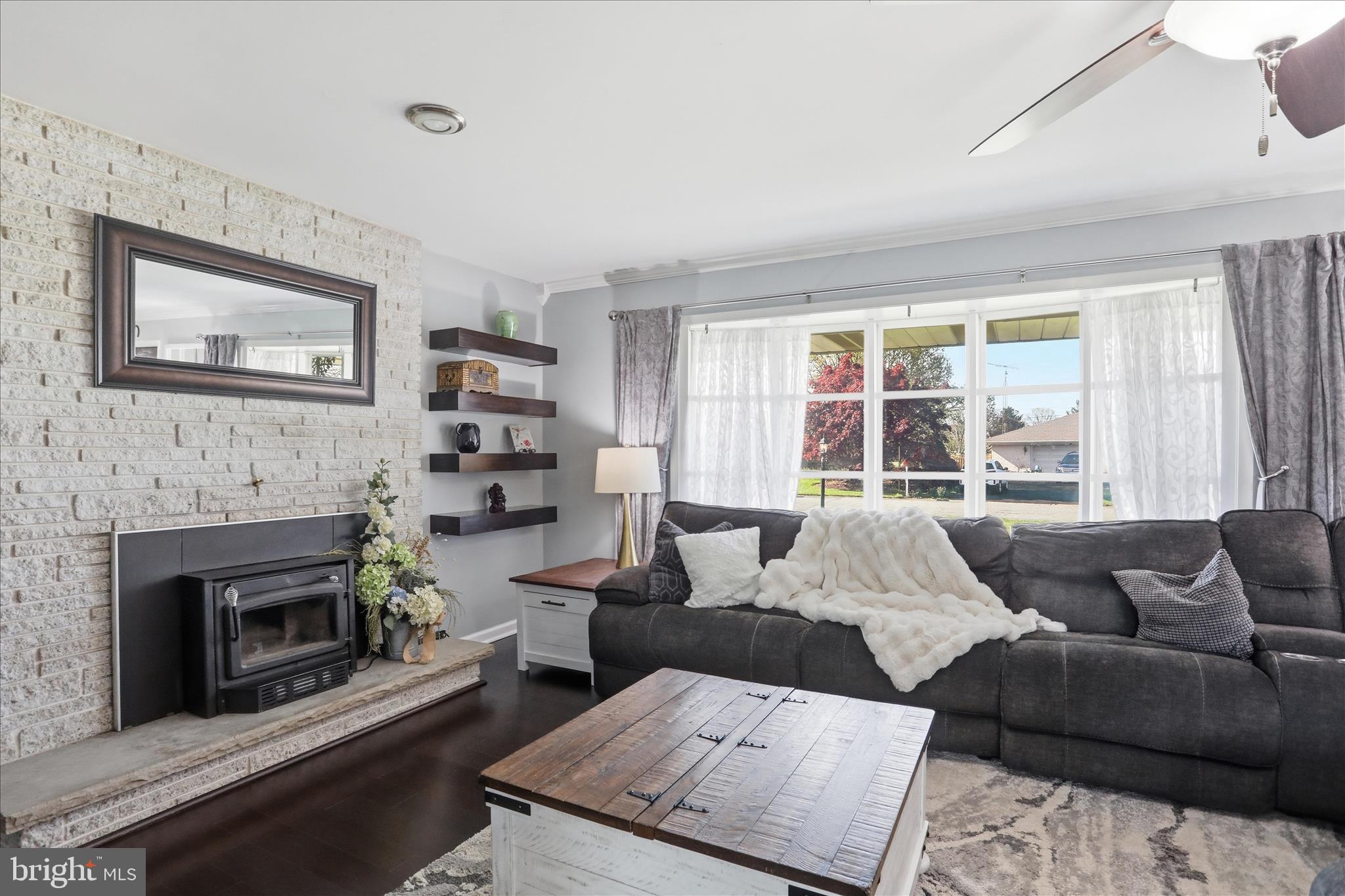 VAN LEAR MANOR - Residential