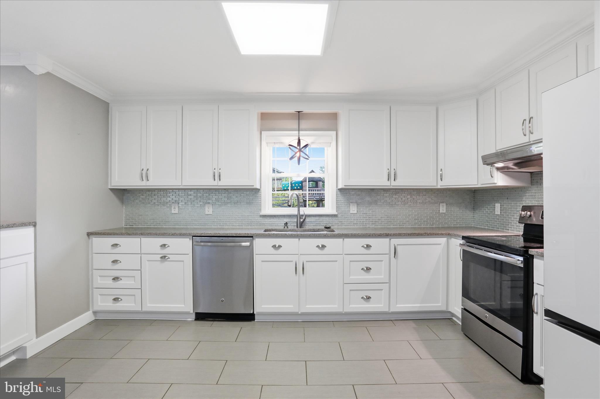 VAN LEAR MANOR - Residential