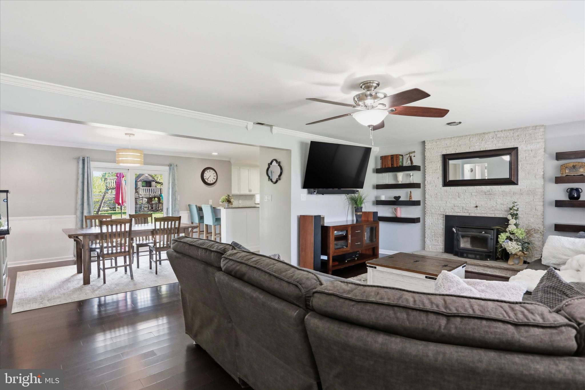 VAN LEAR MANOR - Residential