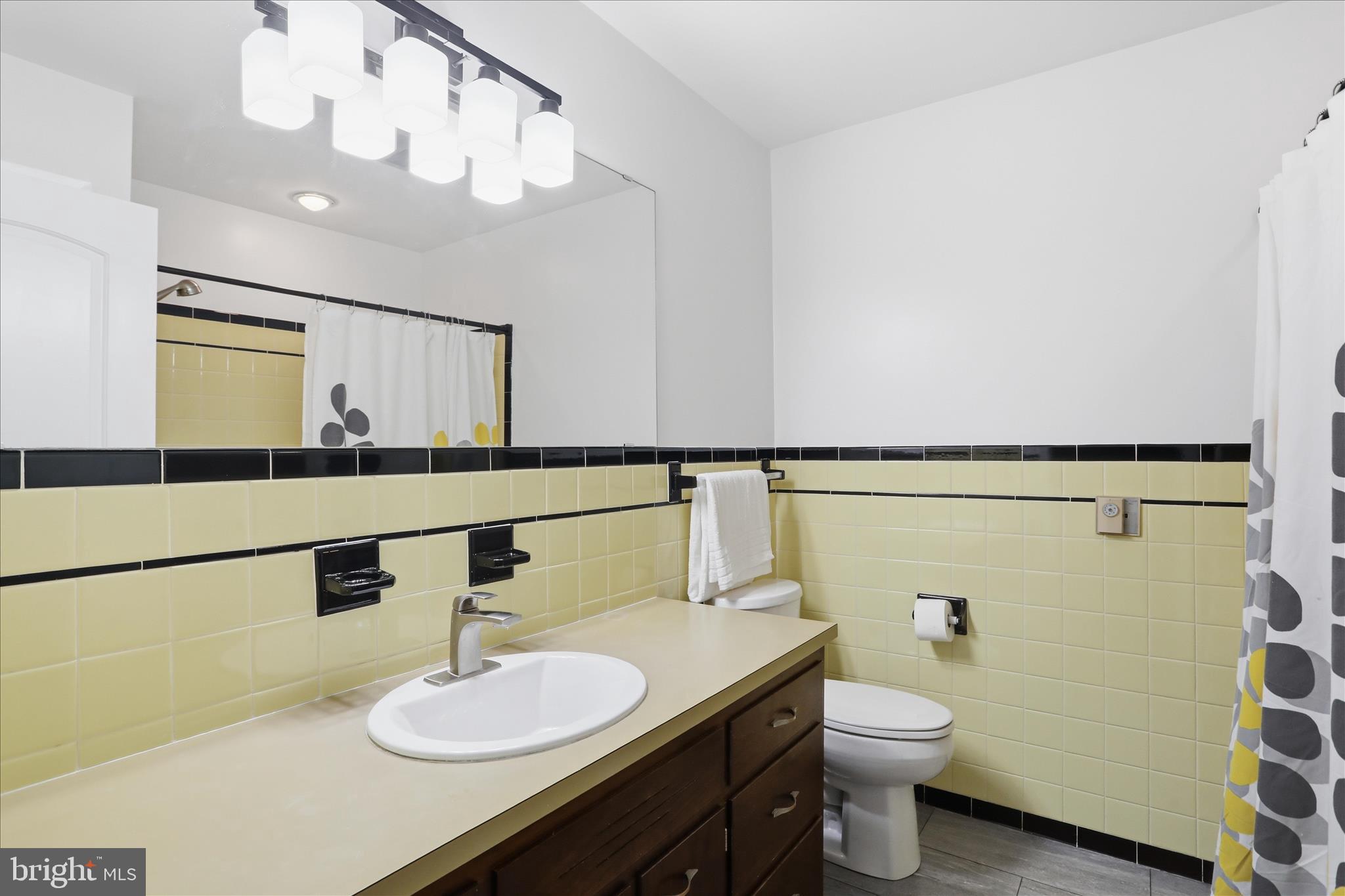 VAN LEAR MANOR - Residential