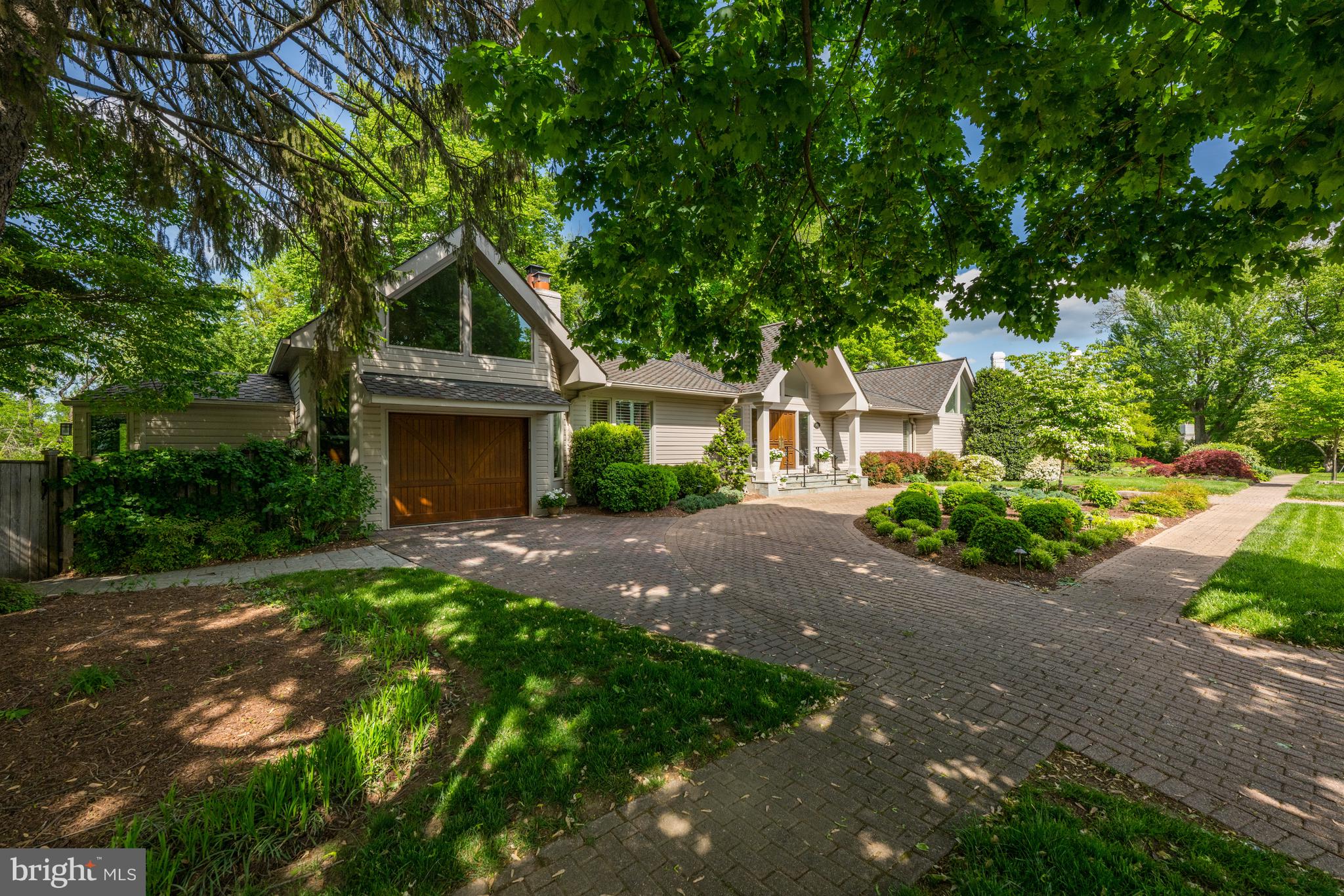 CHEVY CHASE HILLS - Residential