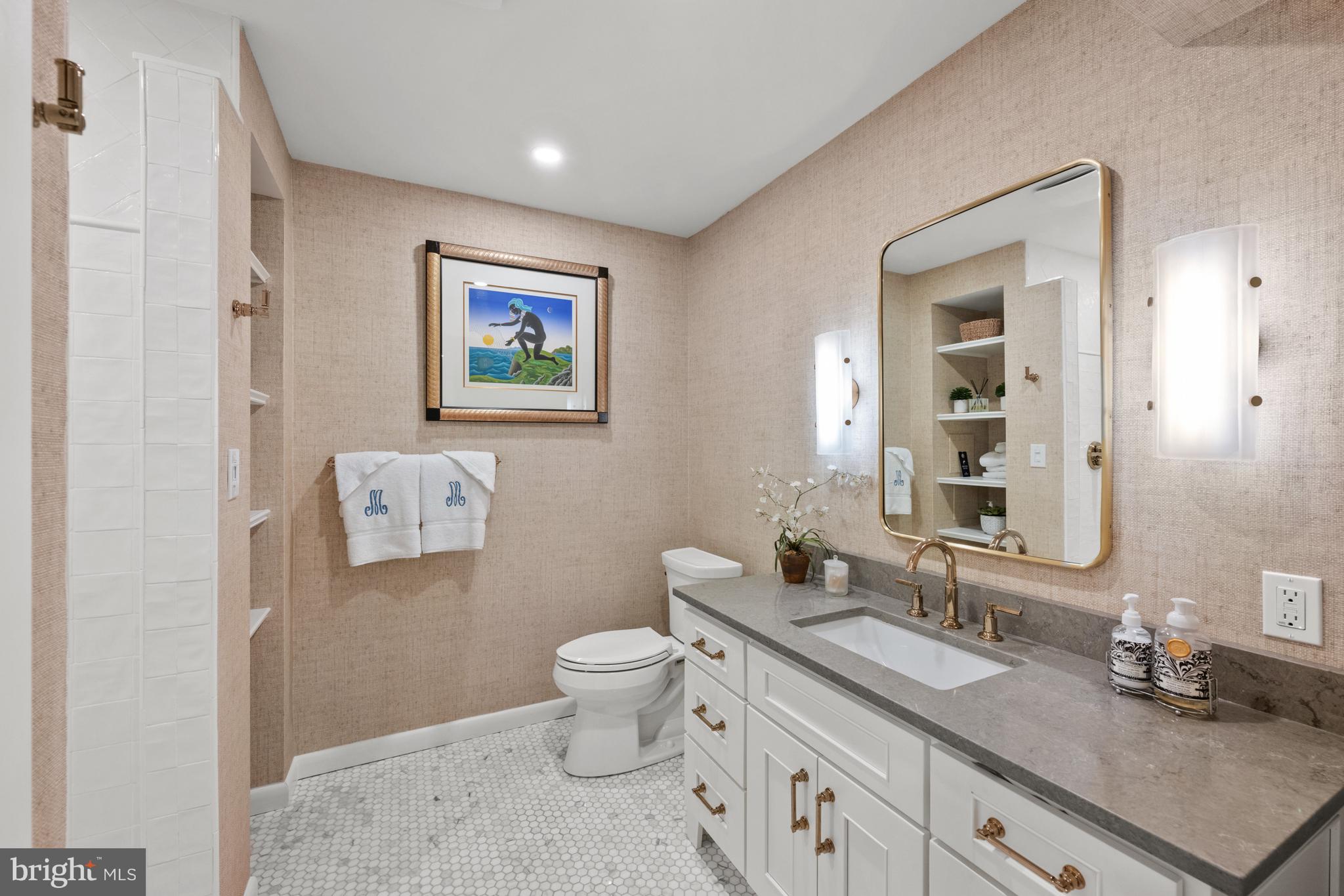 CHEVY CHASE HILLS - Residential