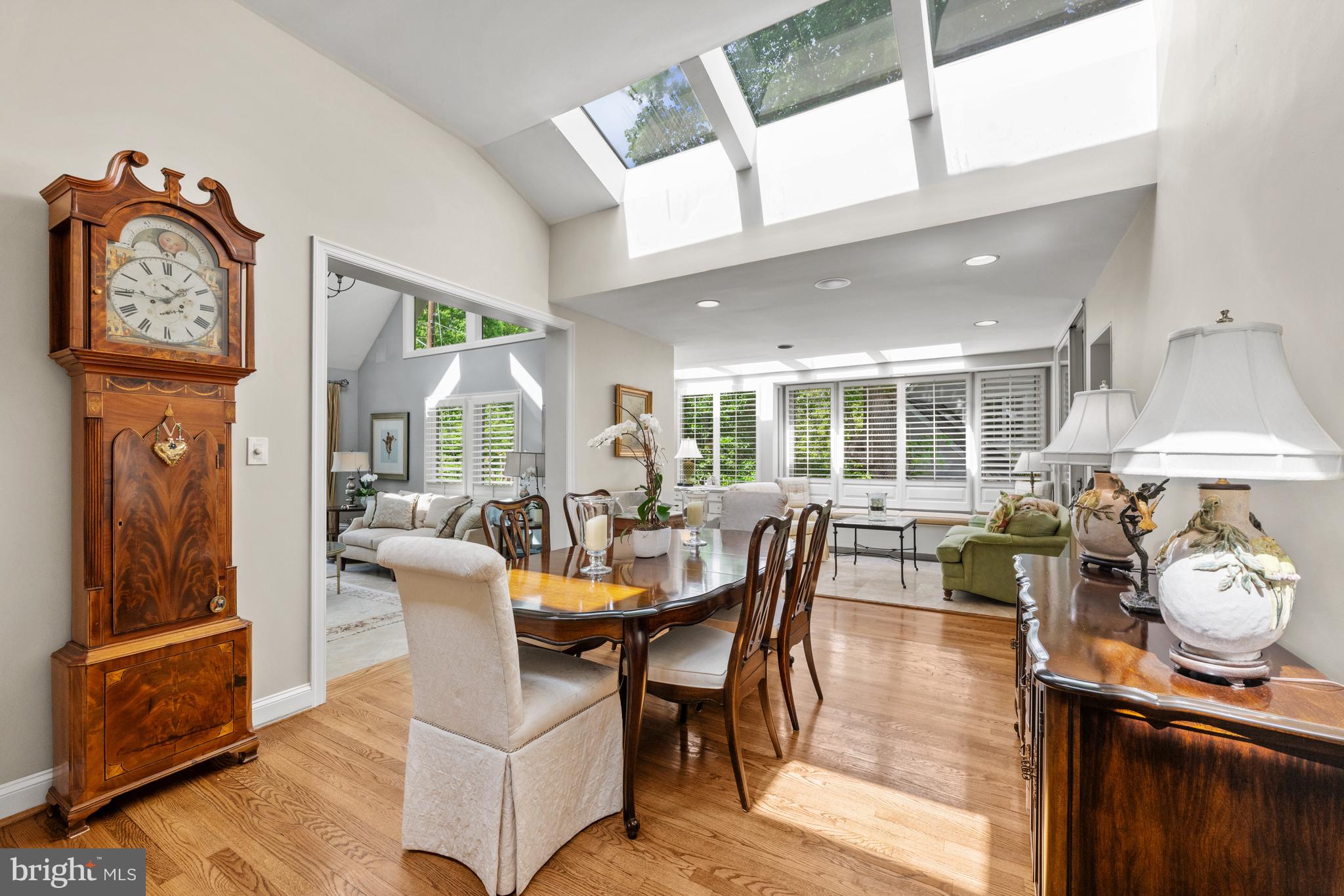 CHEVY CHASE HILLS - Residential