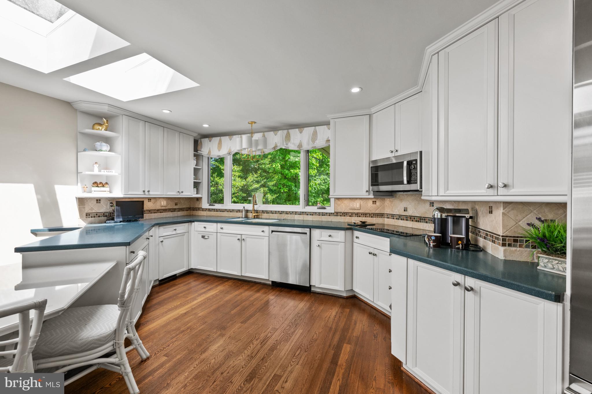 CHEVY CHASE HILLS - Residential