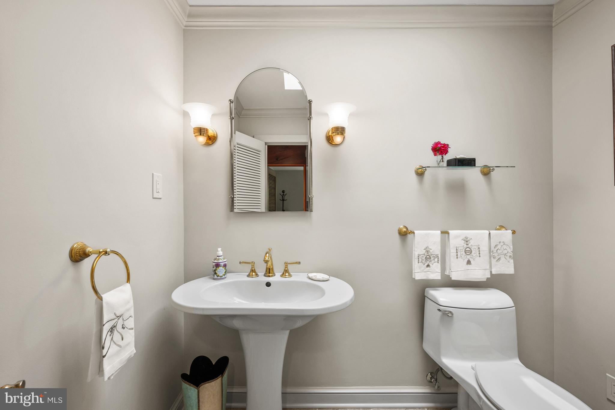 CHEVY CHASE HILLS - Residential