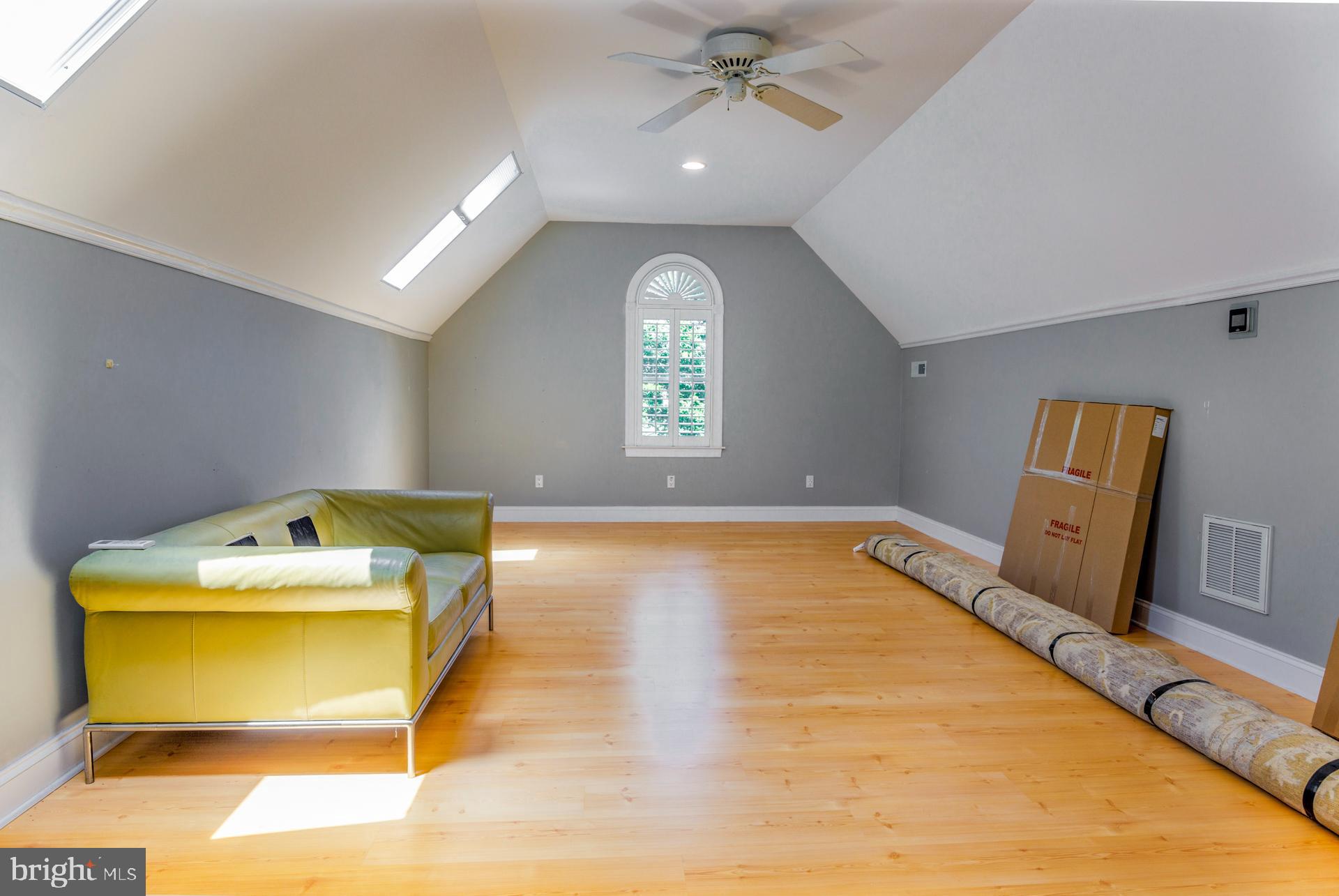 INDIAN POINT WEST - Residential