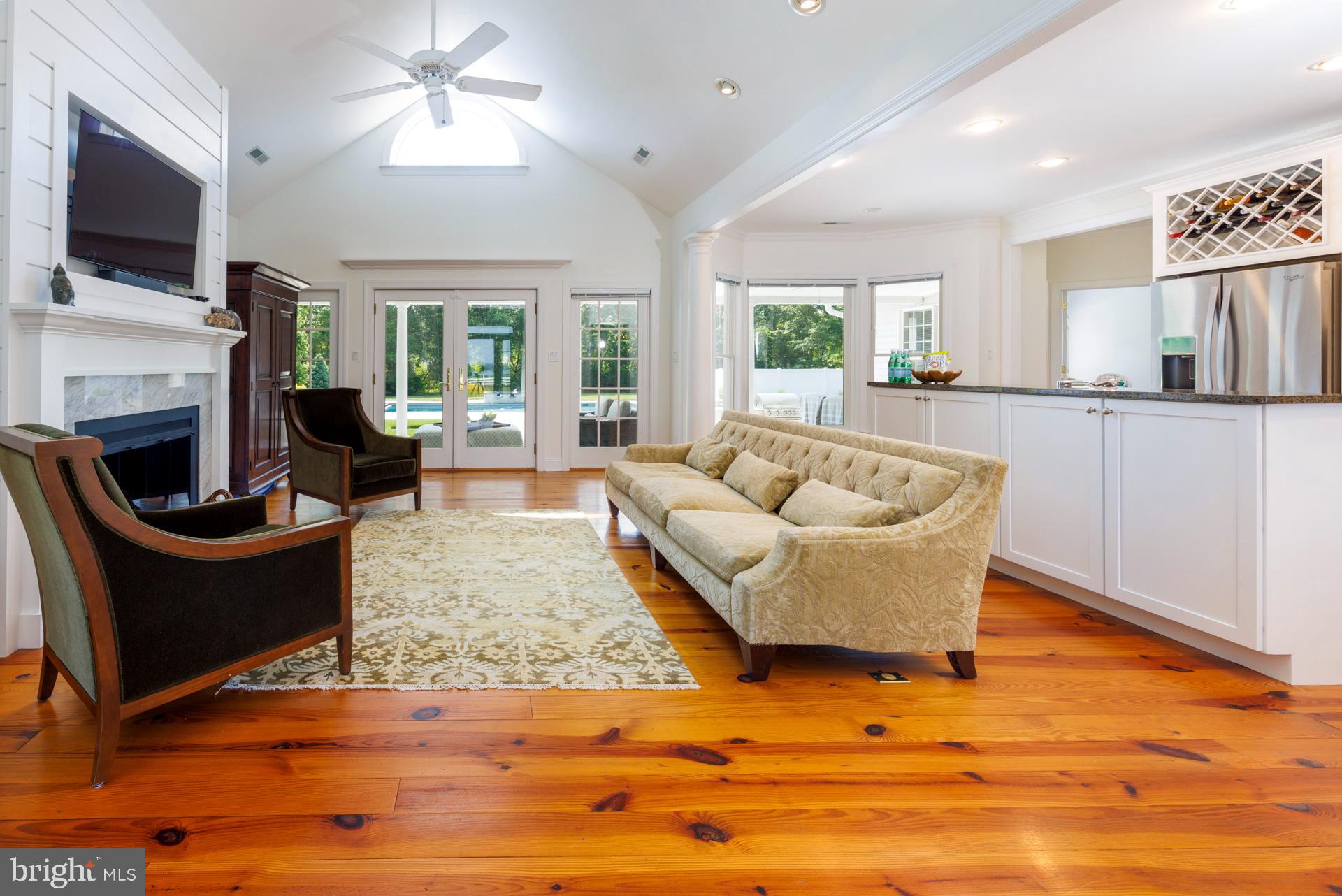 INDIAN POINT WEST - Residential