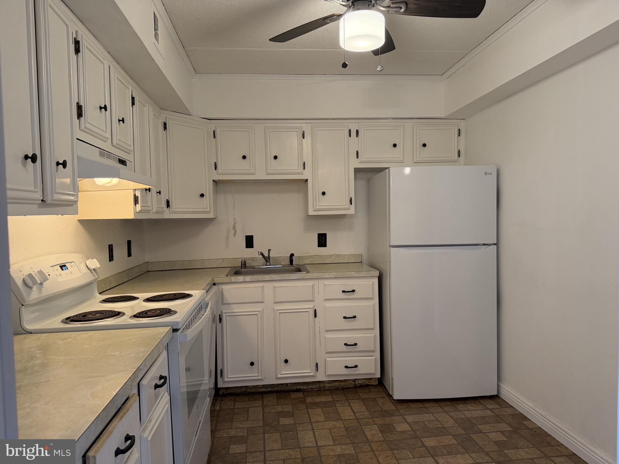 3600 RUSTIC LANE 236
