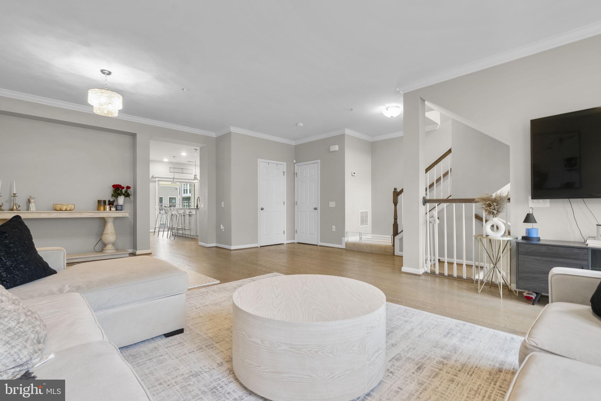 CROWN - Residential