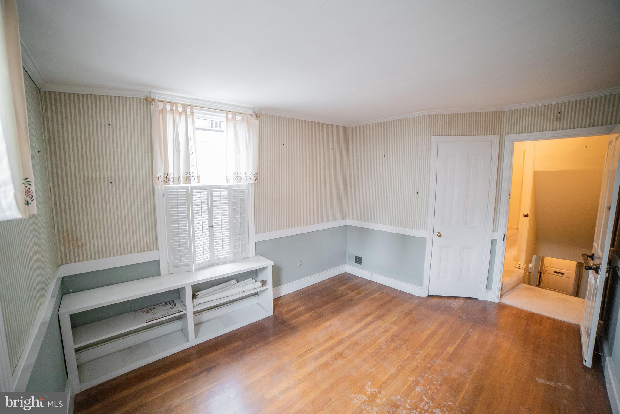 LOGAN SQUARE - Residential