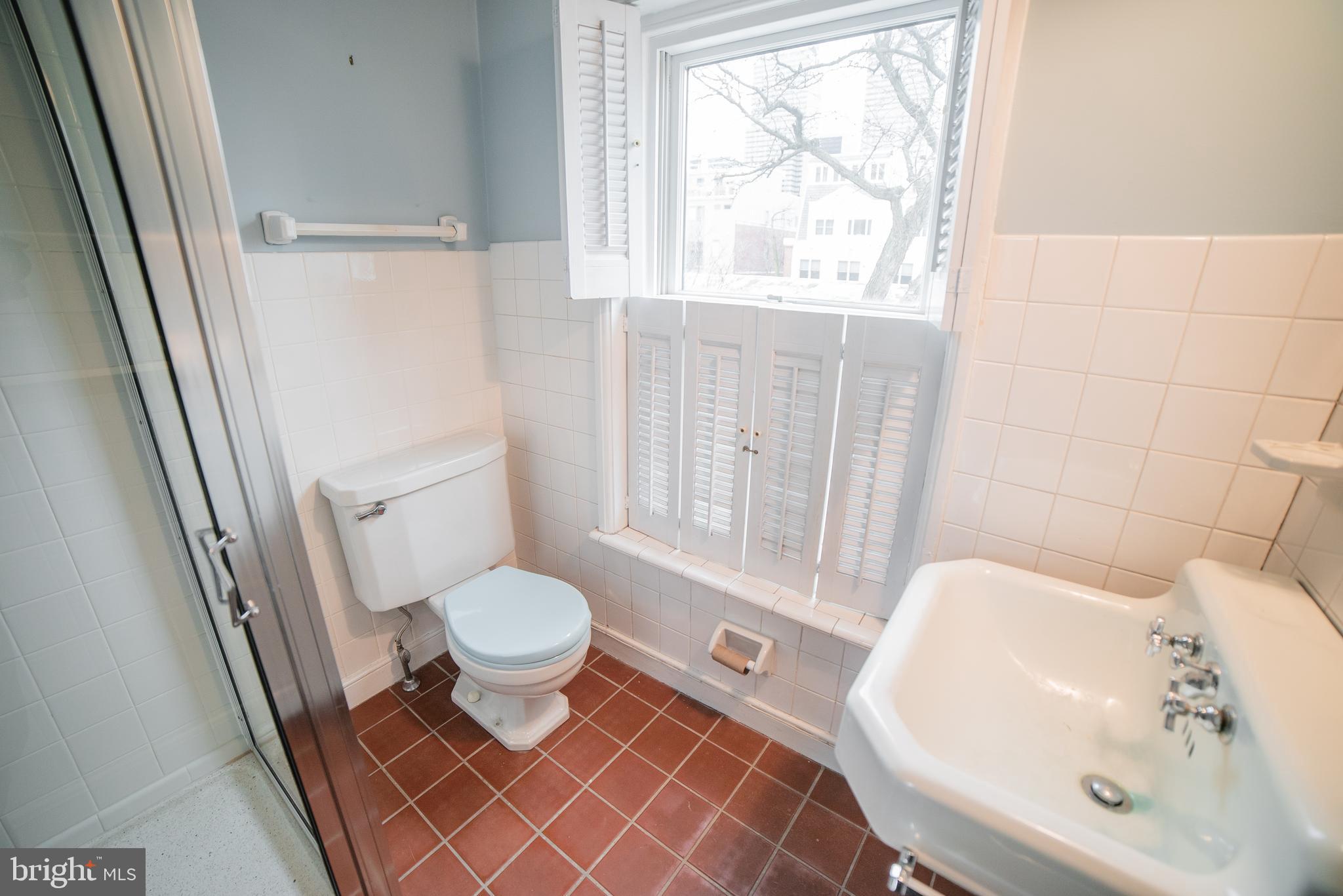 LOGAN SQUARE - Residential