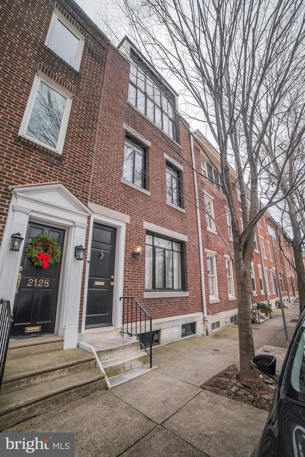 LOGAN SQUARE - Residential