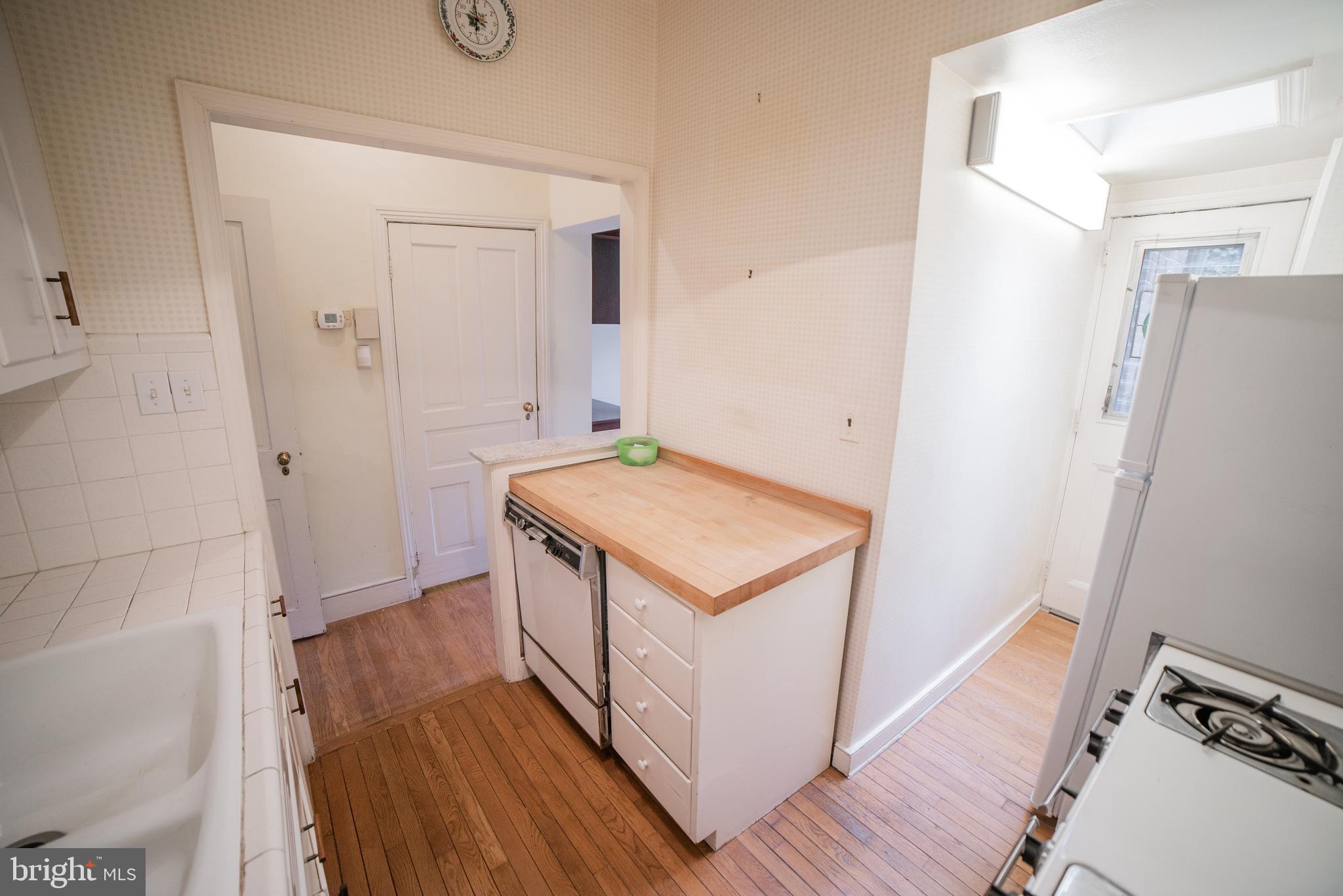 LOGAN SQUARE - Residential