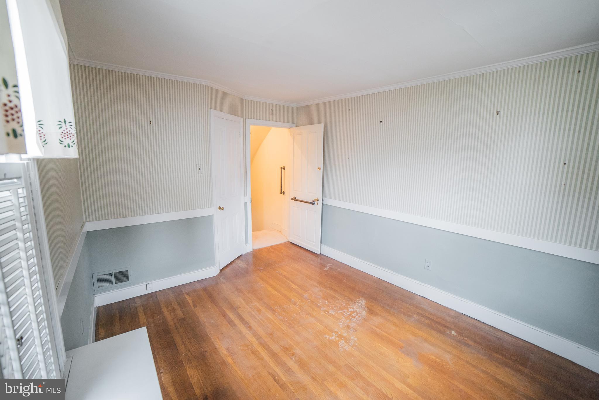 LOGAN SQUARE - Residential