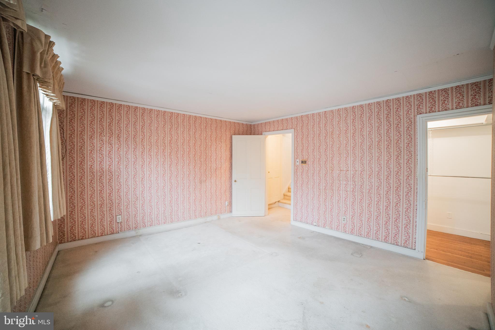 LOGAN SQUARE - Residential