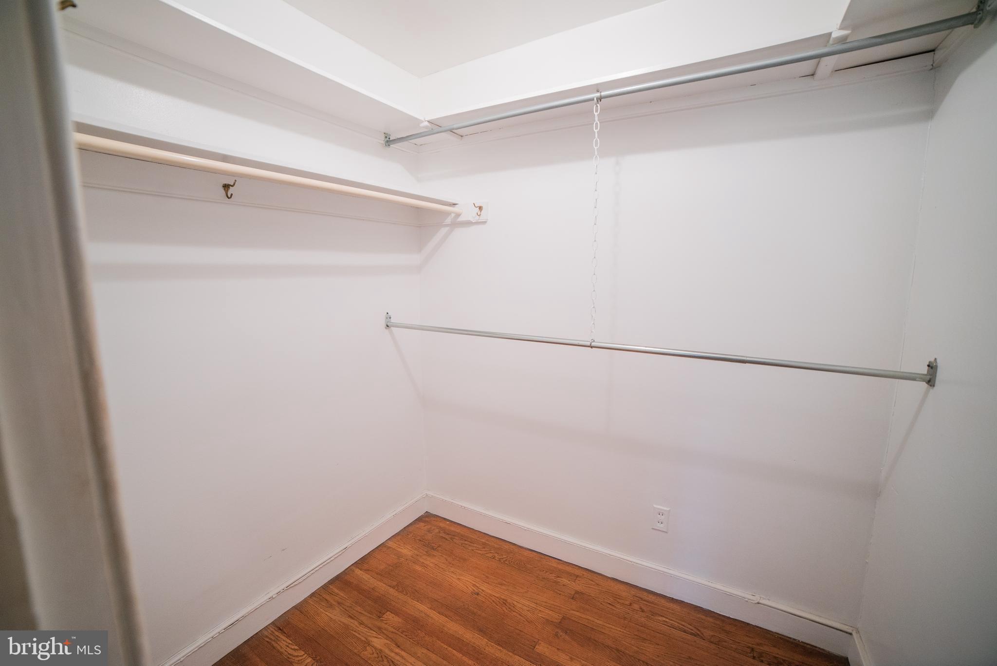 LOGAN SQUARE - Residential
