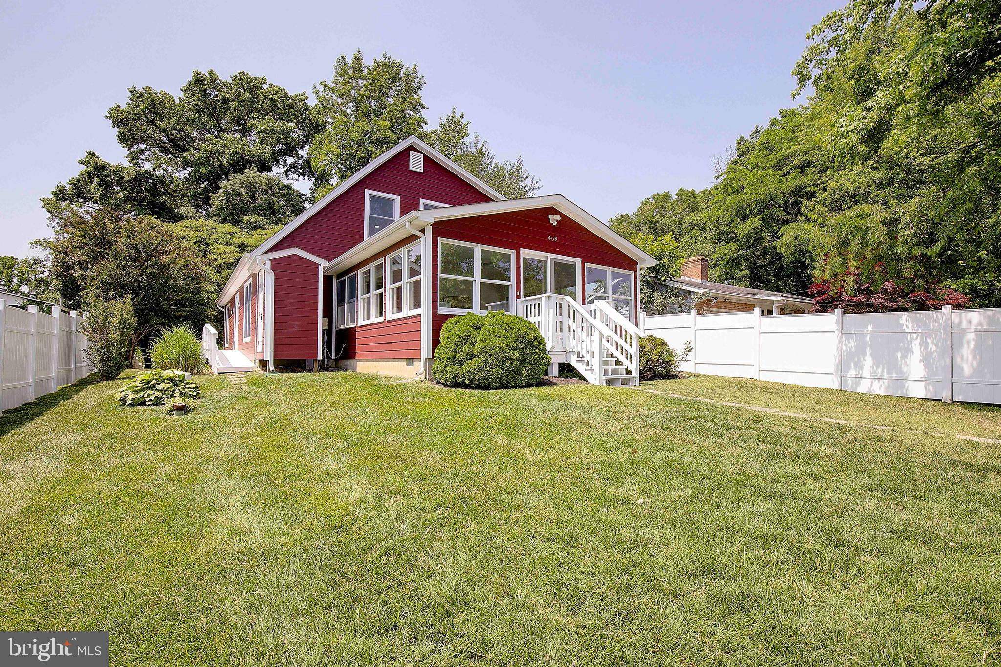 468 RIVERVIEW DRIVE