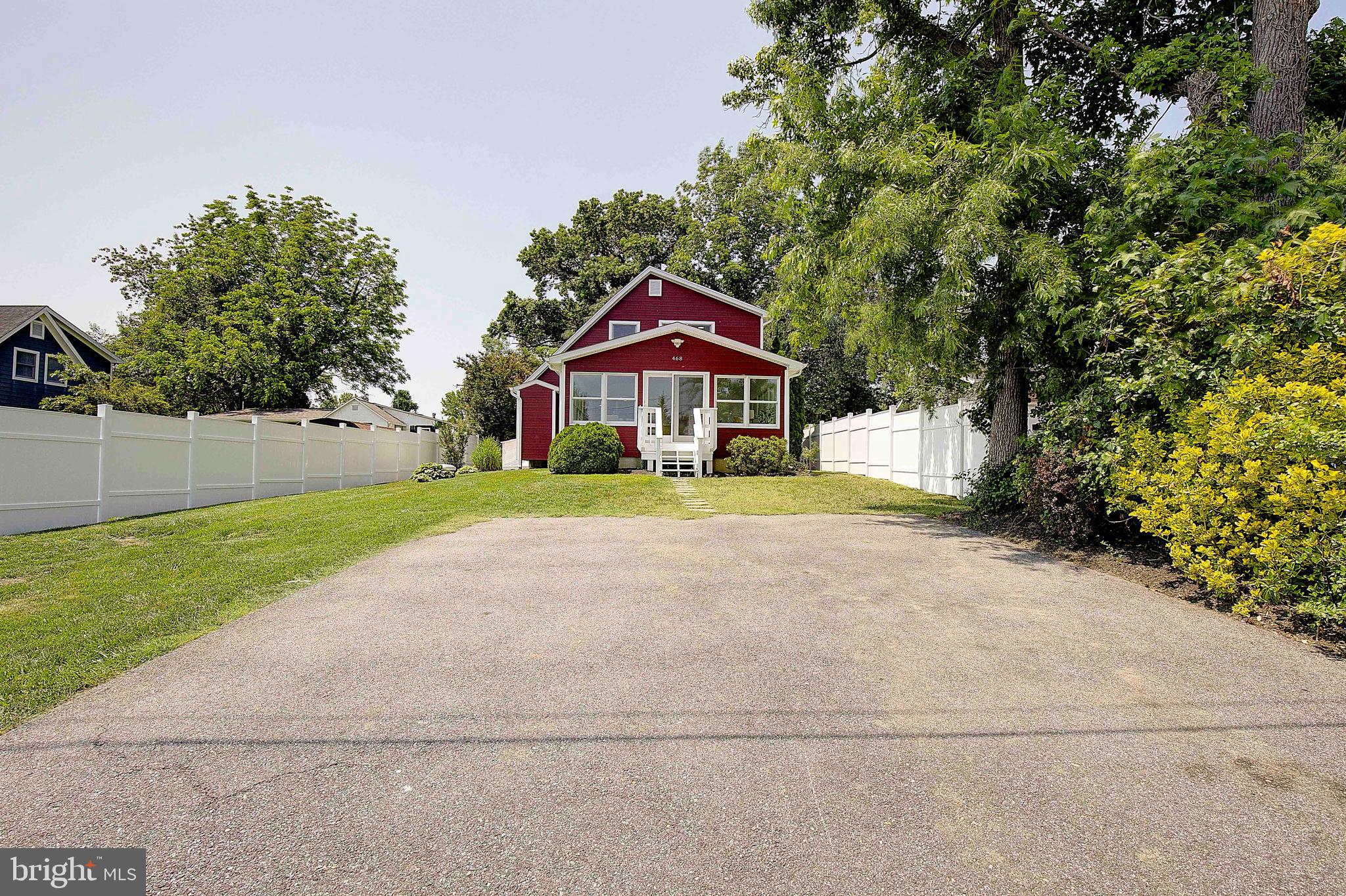 468 RIVERVIEW DRIVE
