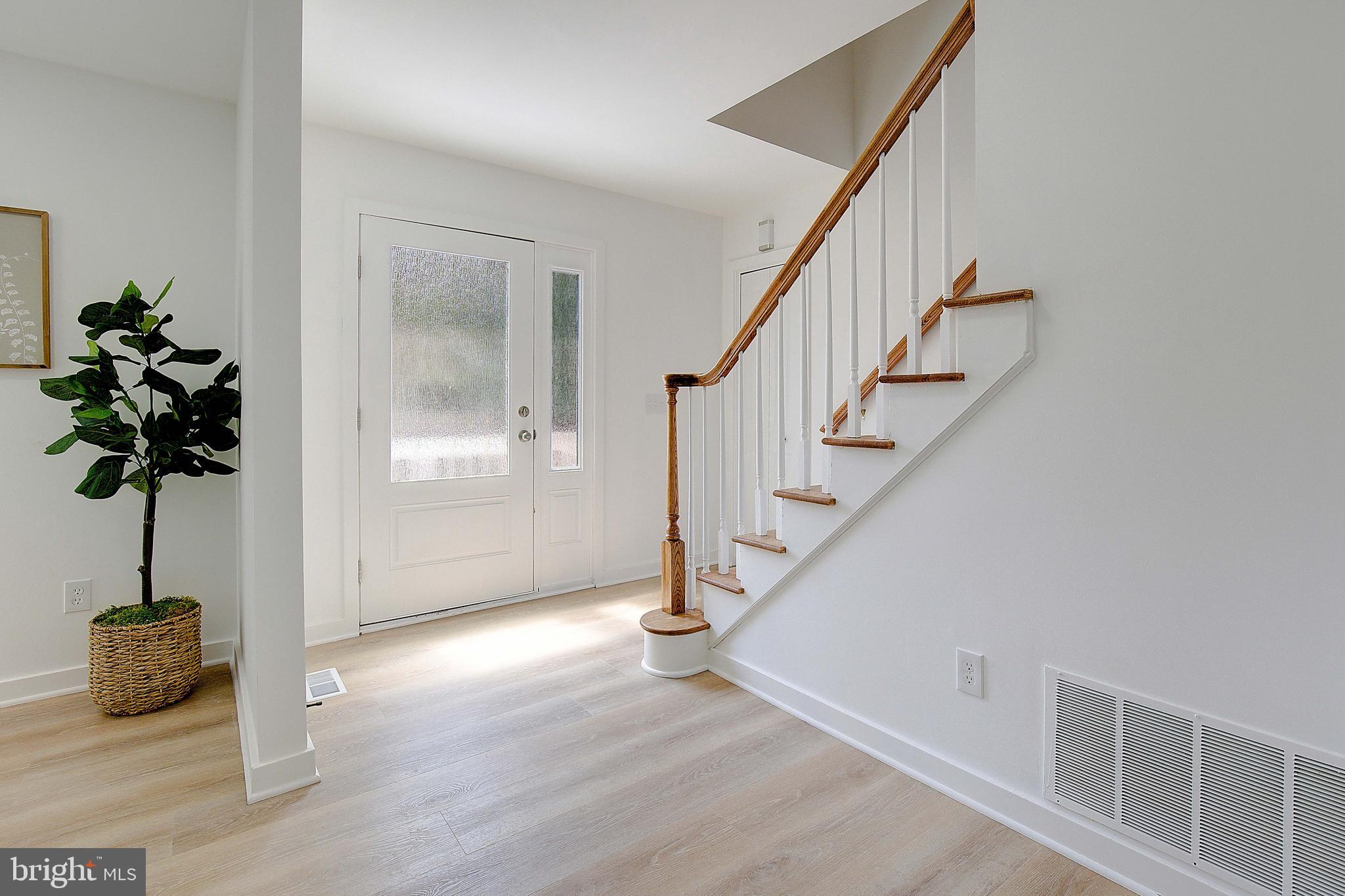 468 RIVERVIEW DRIVE