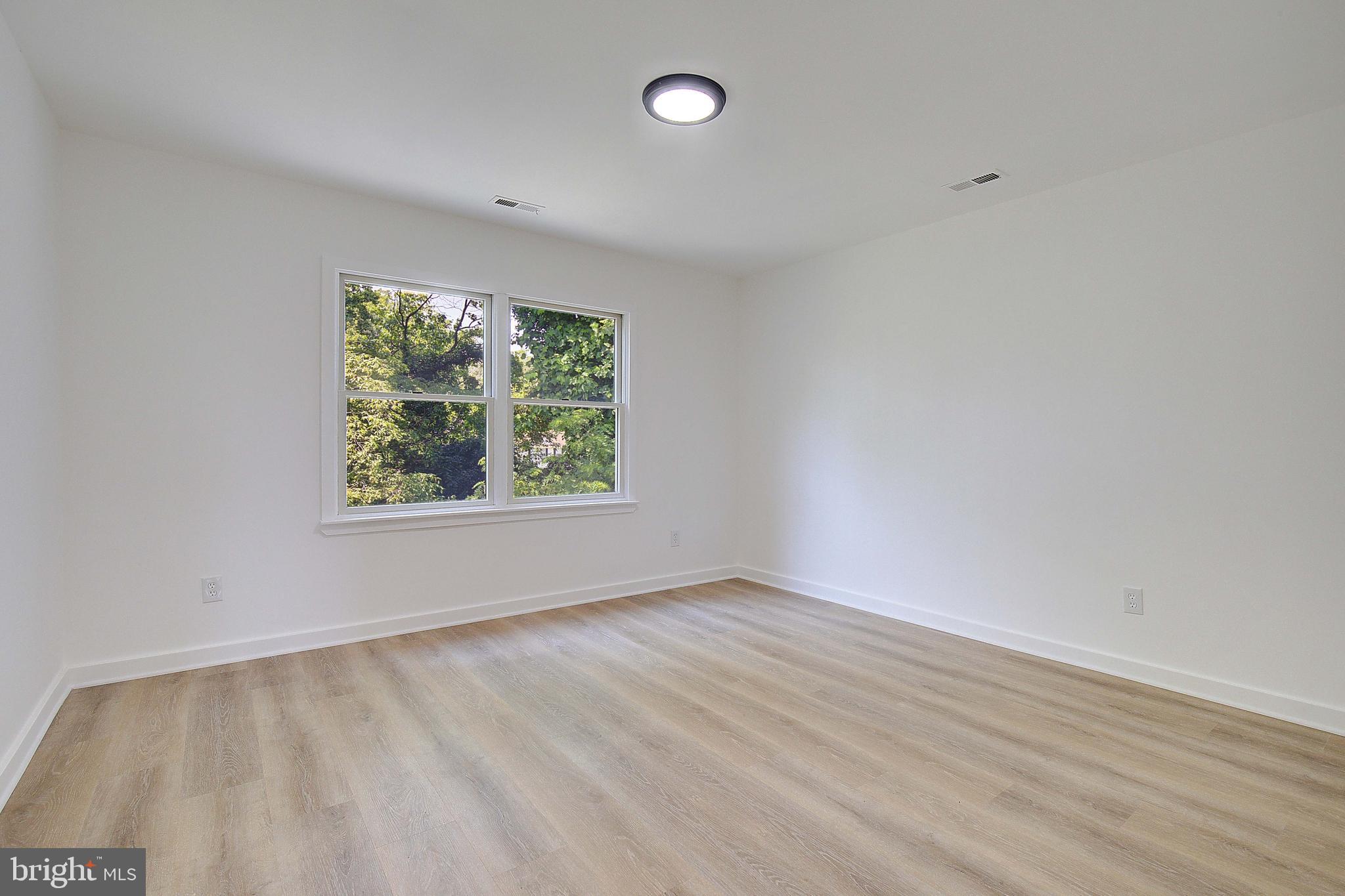 LOCH HAVEN - Residential