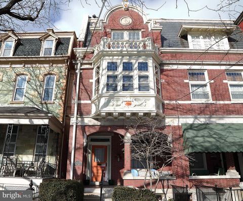 Photo of 423 W ORANGE ST, LANCASTER, PA 17603 (MLS # PALA2031592)