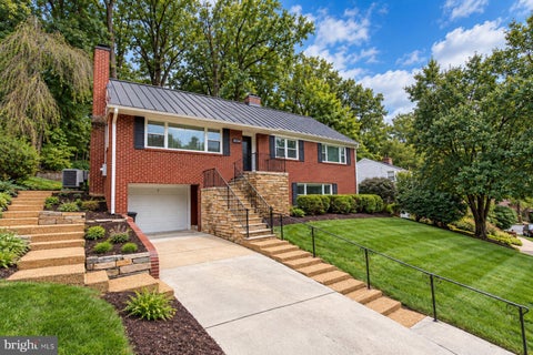 Photo of 5054 37th Street N, ARLINGTON, VA 22207 (MLS # VAAR2079984)