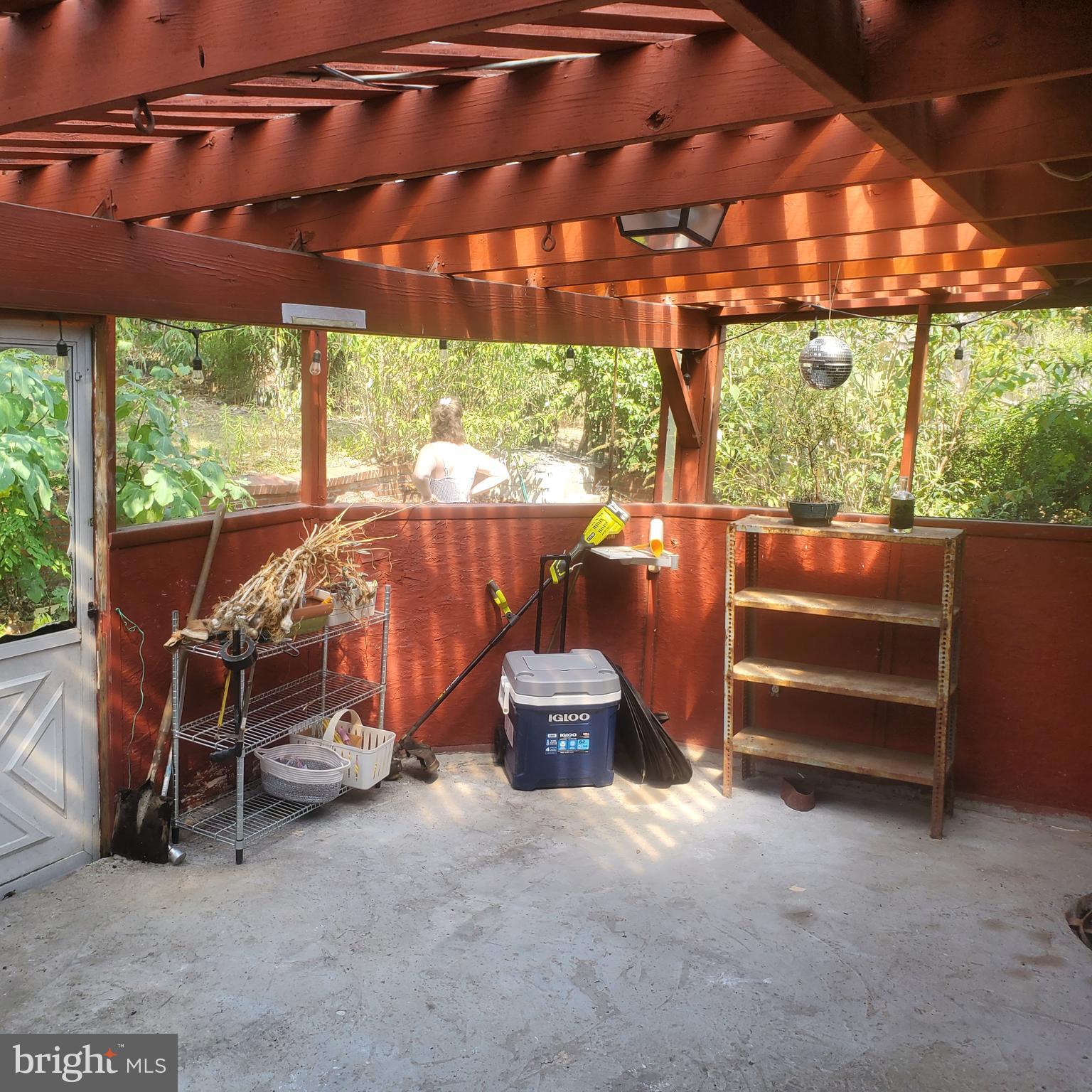 ADELPHI FOREST - Residential