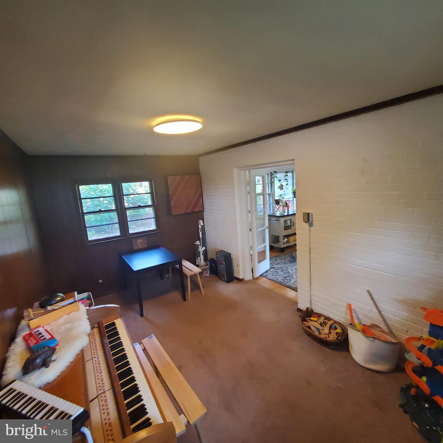 ADELPHI FOREST - Residential